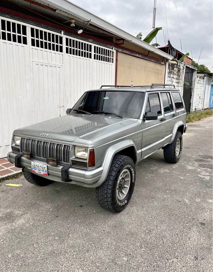 servis_ac_cherokee_saat_tekanan_sistem_ac_tidak_normal.jpg