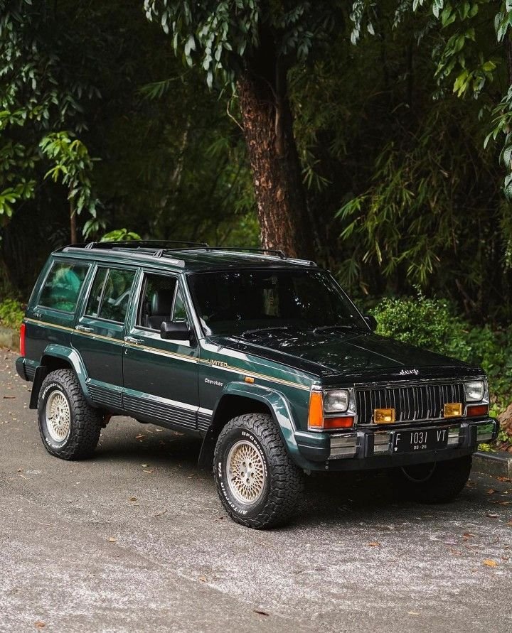 servis_kelistrikan_cherokee_saat_mesin_susah_distarter_di_pagi_hari.jpg